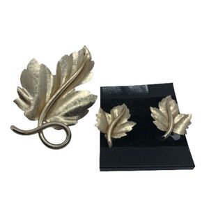 Bergere Vintage Leaf Clip On Earrings & Brooch Set